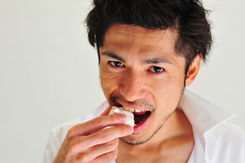ニンニクをよく食べる人は大腸が健康的！